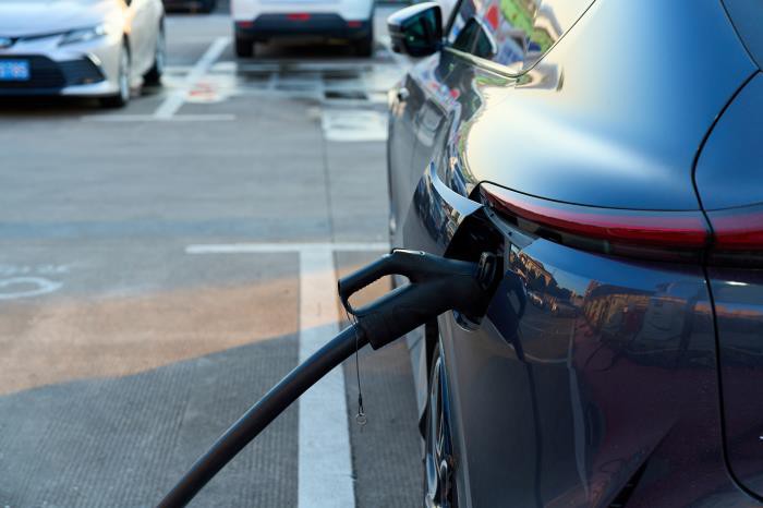 Challenges in the DC Fast Charging Market